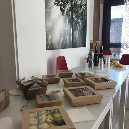 圭多雷尼酒店 酒店